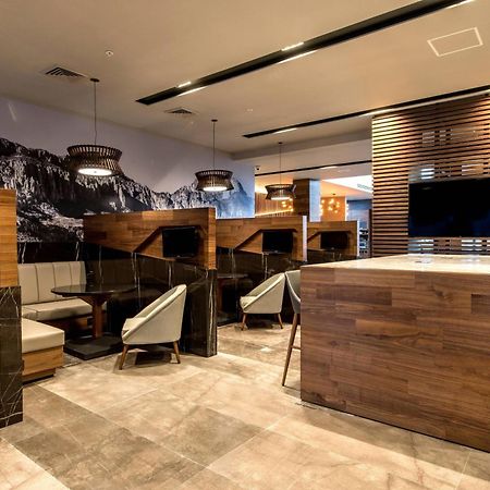 Courtyard By Marriott San Luis Potosi, Los Lagos Exterior photo