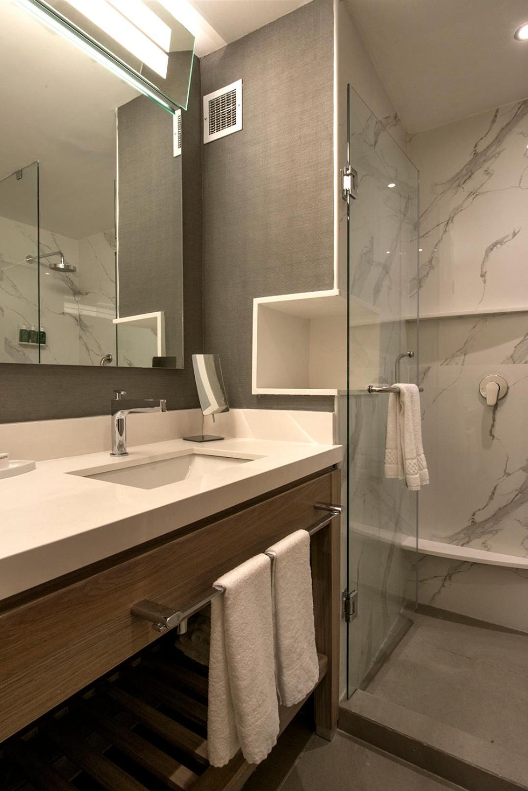 Courtyard By Marriott San Luis Potosi, Los Lagos Exterior photo